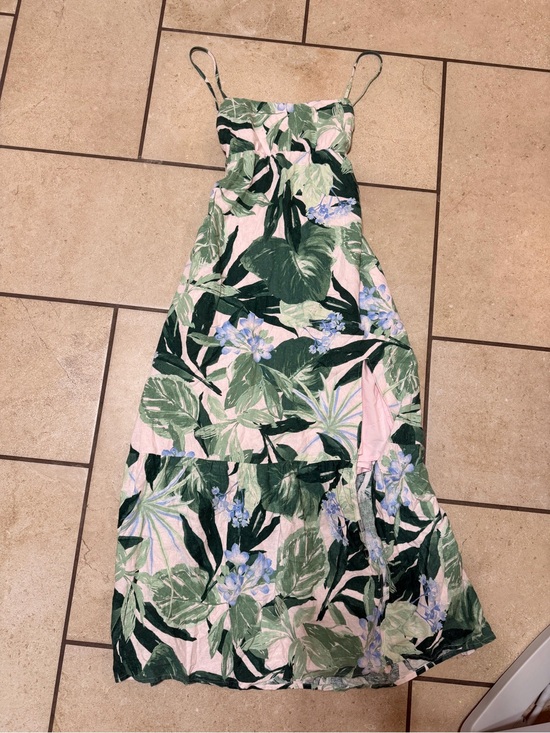 Hollister Dresses & Skirts - Hollister Pink Tropical Leaf & Floral Maxi Dress
